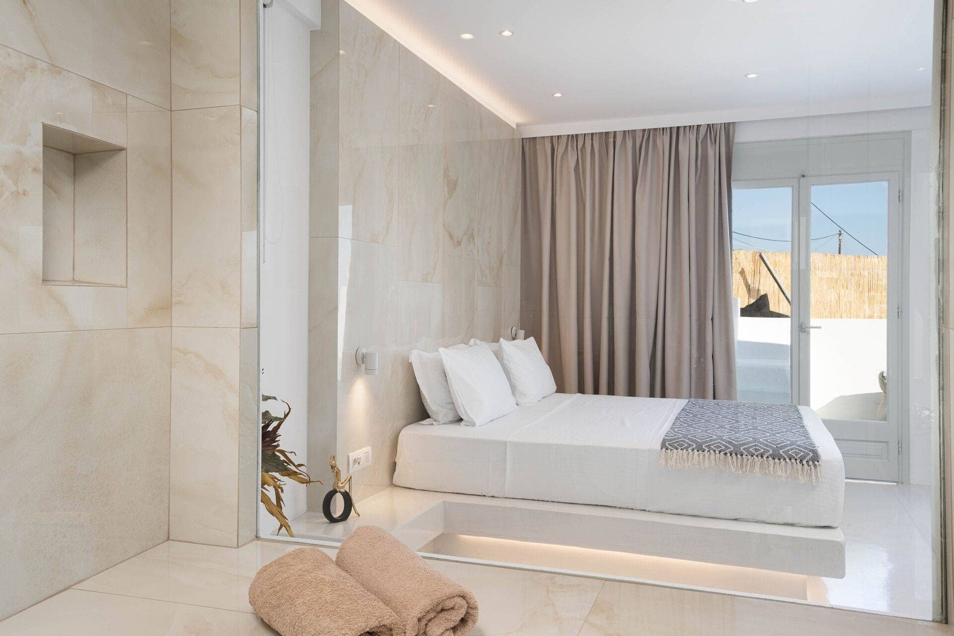 Bedroom opening onto the caldera